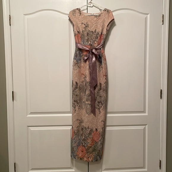 Adrianna Papell Matelasse Floral Jacquard Column Gown Size 0 - Picture 3 of 10